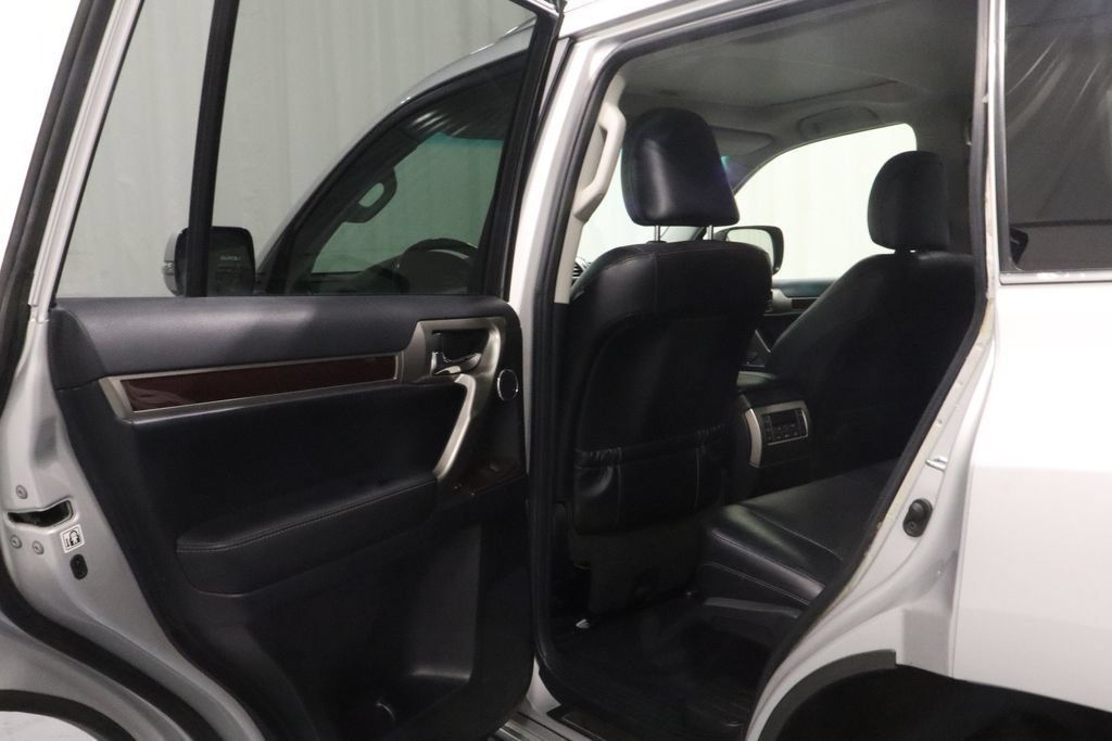 Used 2014 Lexus GX 460 Luxury AWD/4WD image 9