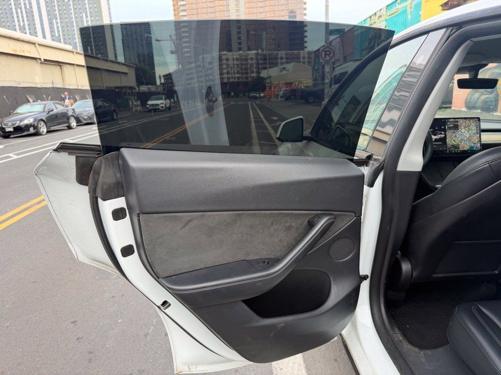 Used 2021 Tesla Model Y Long Range AWD/4WD image 9