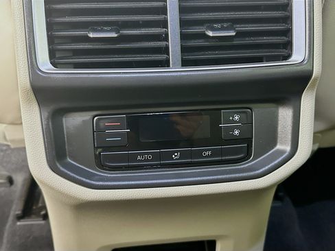 Used 2024 Volkswagen Atlas SE FWD image 26