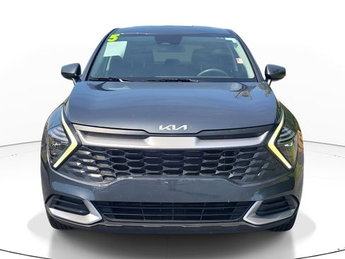 Used 2025 Kia Sportage LX FWD image 2