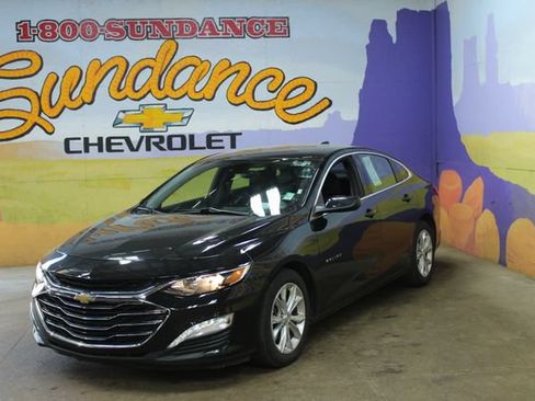 Used 2023 Chevrolet Malibu LT FWD image 2