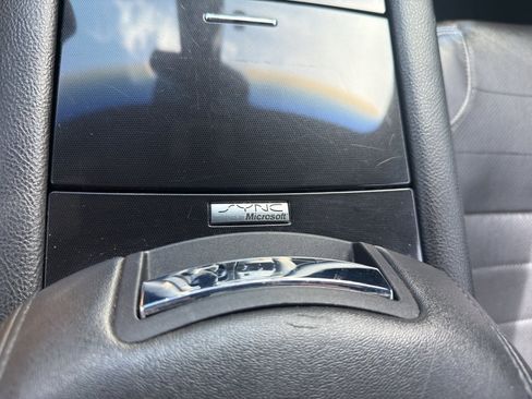 Used 2013 Ford Taurus SHO AWD/4WD image 25