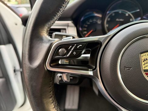 Used 2016 Porsche Macan Turbo image 22