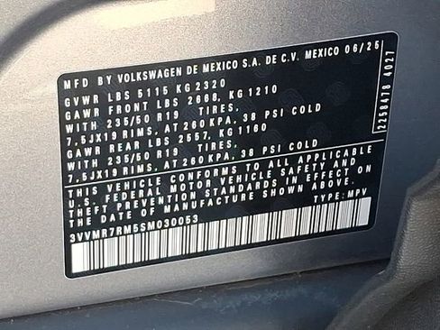 Certified 2025 Volkswagen Tiguan SE w/ Panoramic Sunroof Package image 27