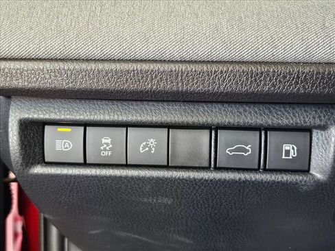 Used 2025 Toyota Camry LE image 13