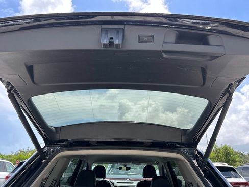 Used 2021 Volkswagen Atlas SE w/ Towing Package FWD image 50