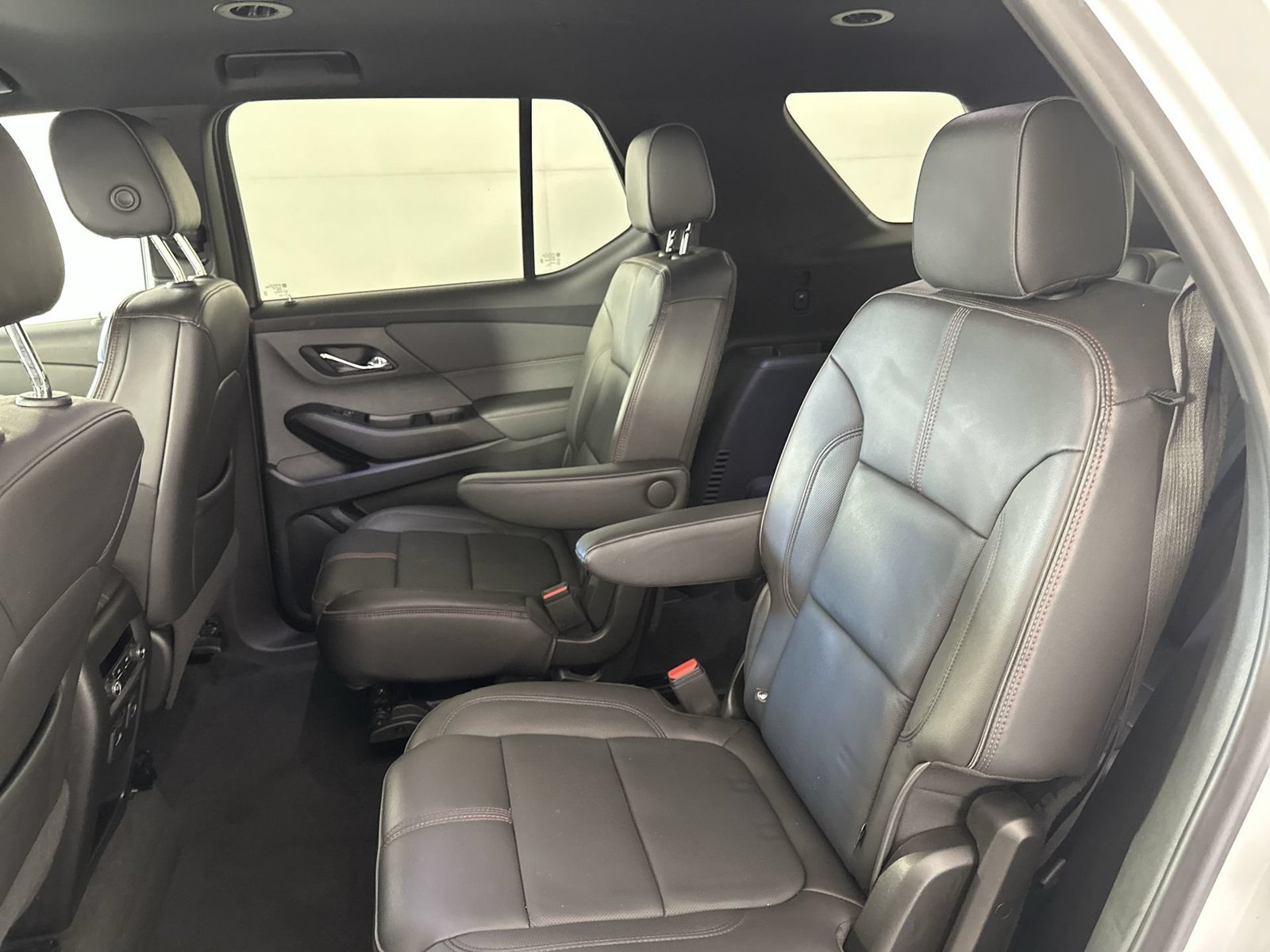 Used 2023 Chevrolet Traverse RS FWD image 23