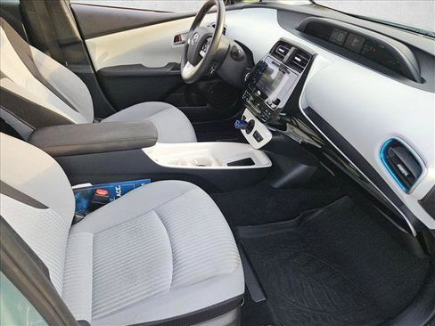 Used 2017 Toyota Prius Three FWD image 19