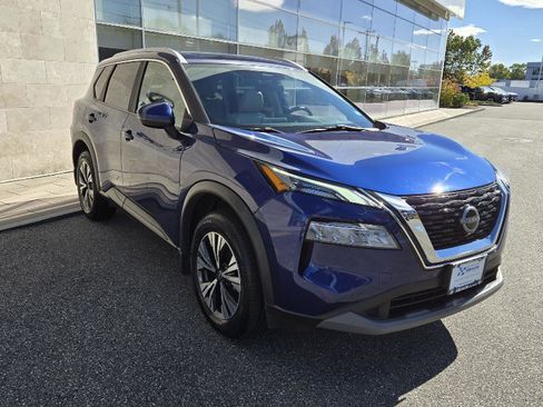 Used 2023 Nissan Rogue SV w/ SV Premium Package image 17