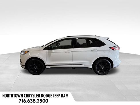 Used 2024 Ford Edge SE w/ Black Appearance Package AWD/4WD image 2