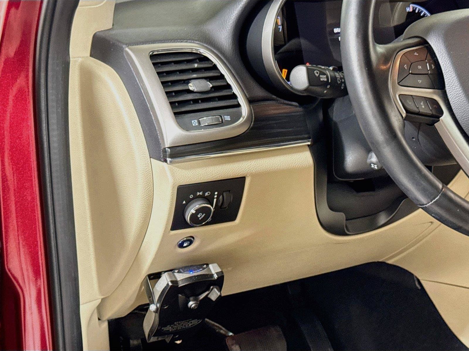 Used 2021 Jeep Grand Cherokee Limited w/ Luxury Group II AWD/4WD image 8