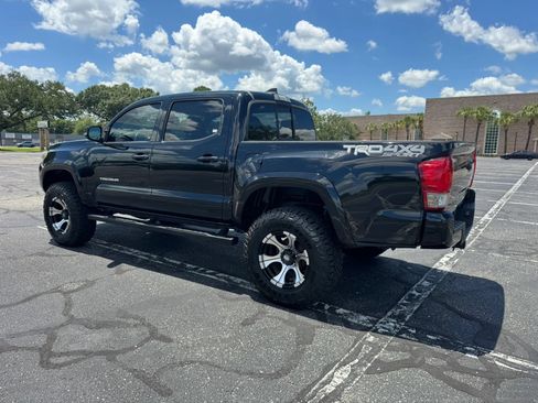 Used 2016 Toyota Tacoma TRD Sport w/ Towing Package AWD/4WD image 8