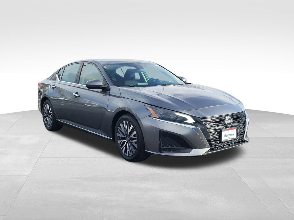 Used 2023 Nissan Altima 2.5 SV FWD image 3