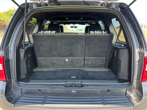 Used 2016 Ford Expedition XLT w/ Equipment Group 202A AWD/4WD image 13