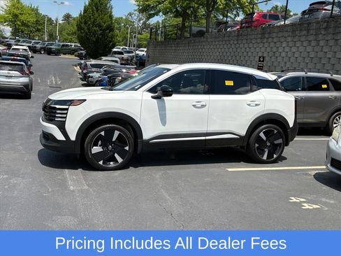 Used 2026 Nissan Kicks SR w/ SR Premium Package AWD/4WD image 4