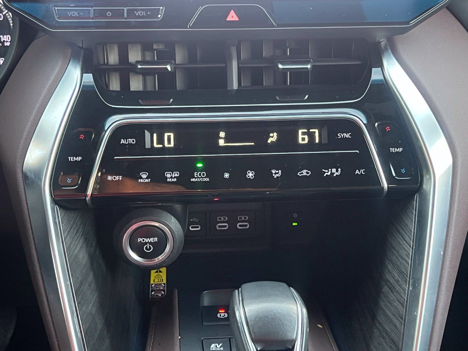 Used 2023 Toyota Venza XLE AWD/4WD image 32