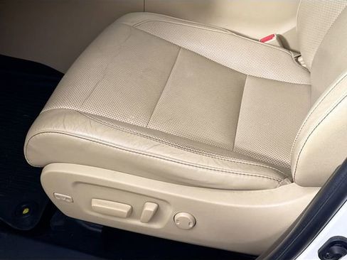 Used 2019 Toyota Highlander Limited image 31