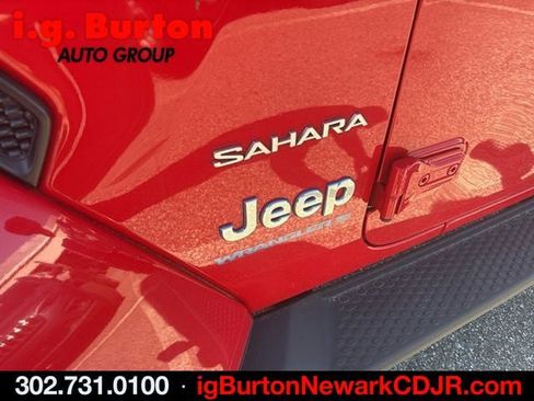 Used 2024 Jeep Wrangler Unlimited Sahara w/ Technology Group AWD/4WD image 4