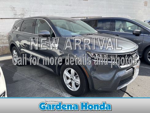 Used 2023 Kia Sorento LX FWD image 1