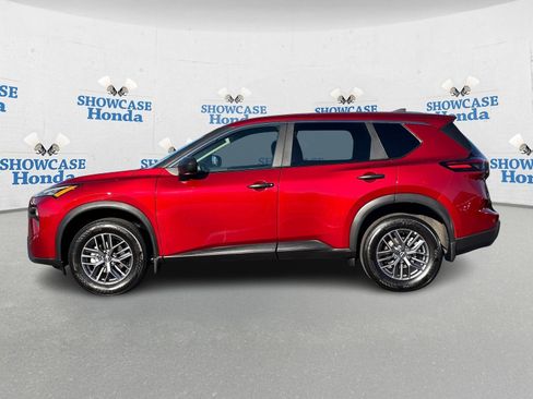 Used 2025 Nissan Rogue S image 4
