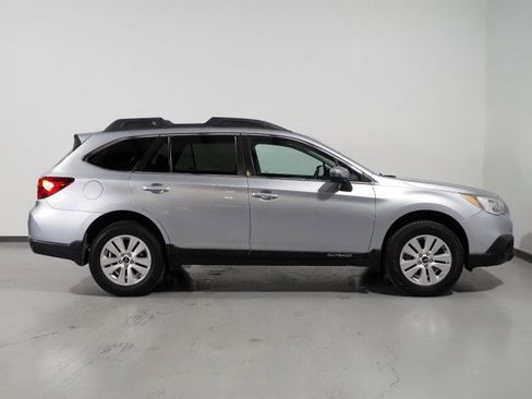 Used 2016 Subaru Outback 2.5i Premium image 5