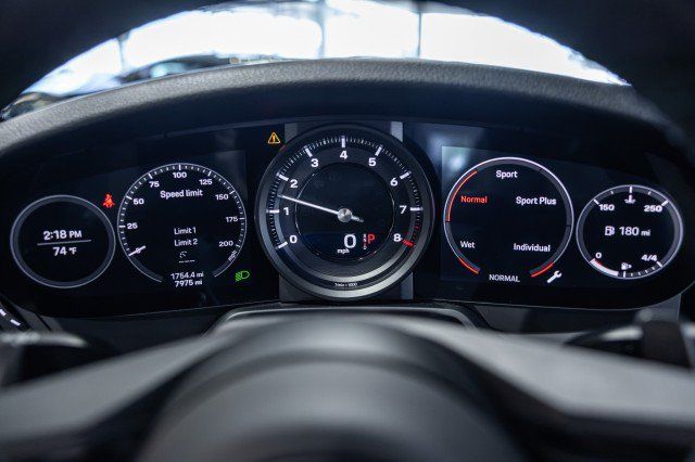 Used 2020 Porsche 911 Carrera 4S AWD/4WD image 13