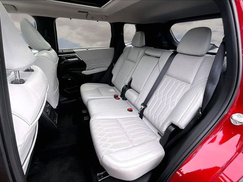 Used 2025 Mitsubishi Outlander SEL FWD image 22