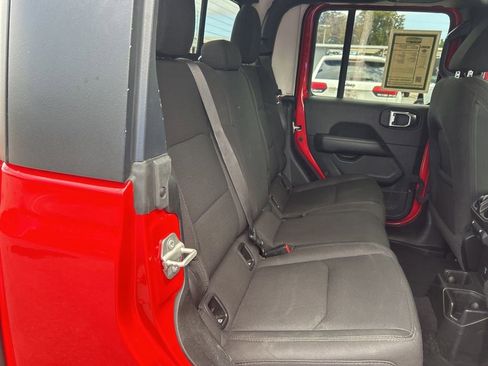 Used 2023 Jeep Gladiator Overland image 27