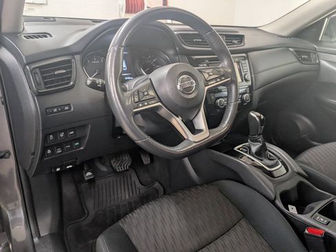 Used 2017 Nissan Rogue SV AWD/4WD image 9