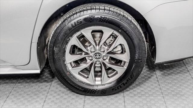 Used 2023 Toyota Sienna XLE AWD/4WD image 35