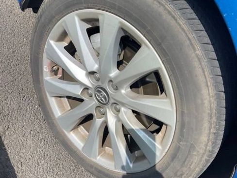 Used 2019 Toyota Camry LE FWD image 3
