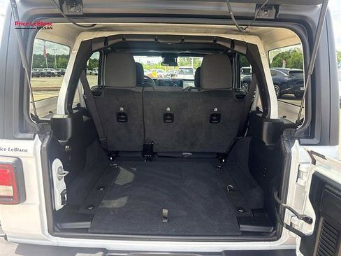 Used 2024 Jeep Wrangler Unlimited Sport AWD/4WD image 9