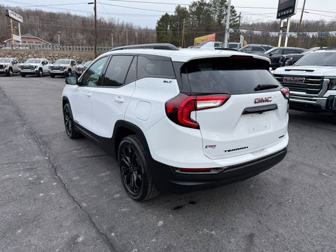 Used 2022 GMC Terrain SLT w/ Elevation Edition image 3