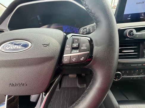 Used 2022 Ford Escape SEL w/ Technology Package AWD/4WD image 18