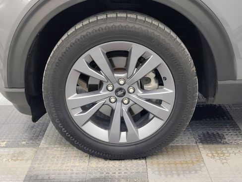 Used 2022 Ford Explorer XLT w/ Equipment Group 202A image 13