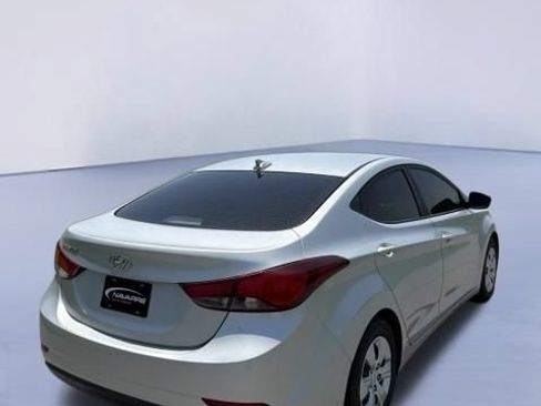 Used 2016 Hyundai Elantra SE FWD image 5