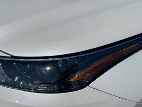 Used 2022 Toyota Highlander XLE image 6