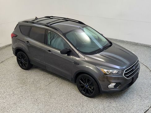 Used 2019 Ford Escape SE FWD image 13