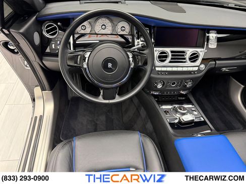 Used 2019 Rolls-Royce Dawn image 32