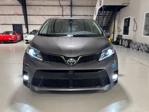 Used 2019 Toyota Sienna SE Premium image 52
