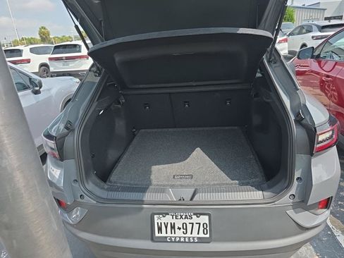 Used 2025 Volkswagen ID.4 Pro RWD image 2