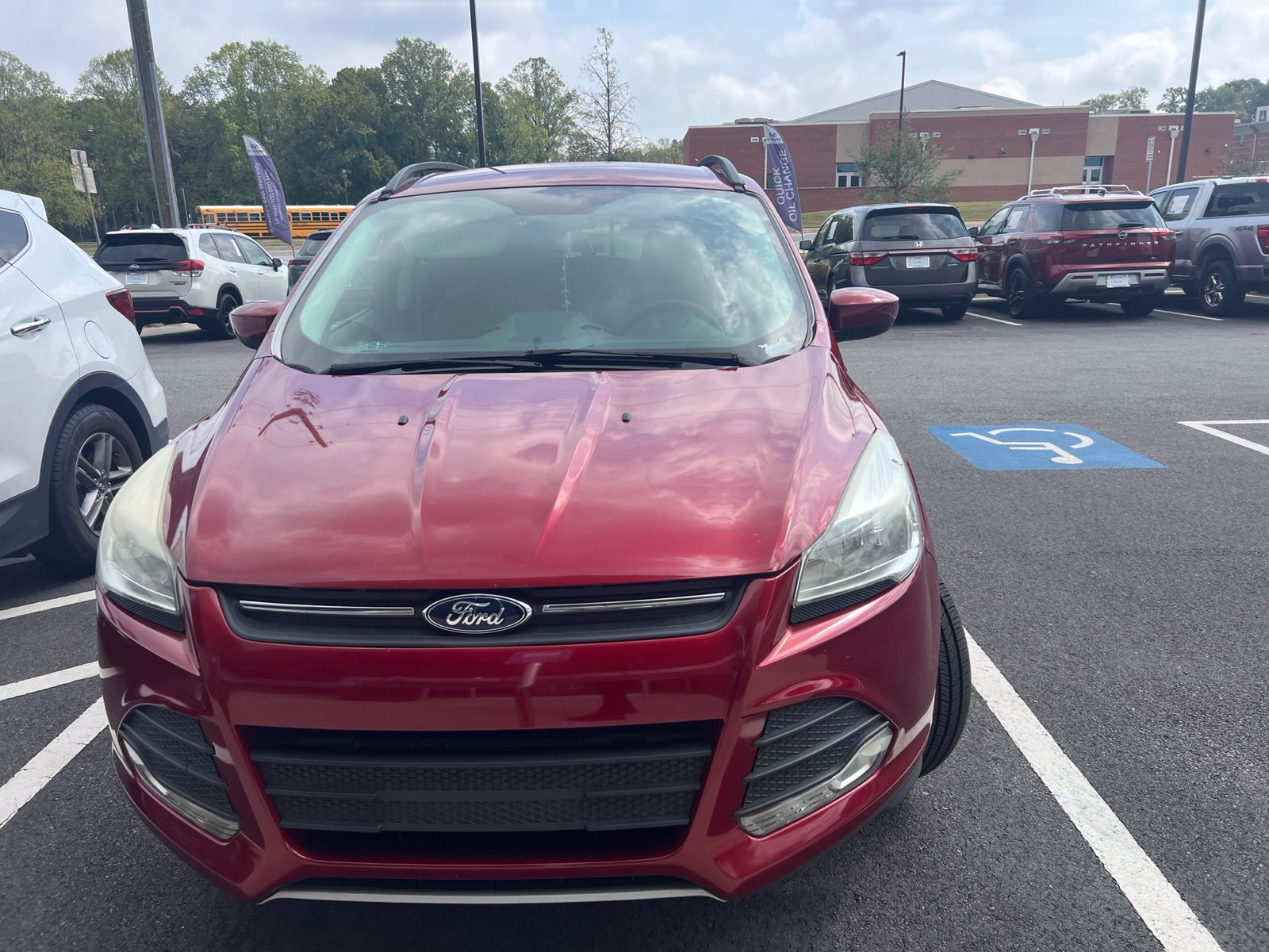Used 2016 Ford Escape SE w/ Equipment Group 201A FWD image 2