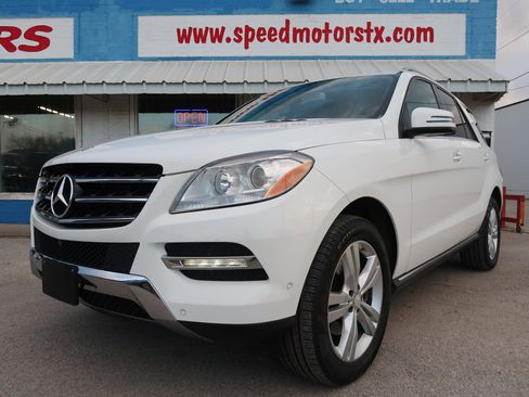 Used 2015 Mercedes-Benz ML 250 BlueTEC 4MATIC w/ Premium 1 Package image 5