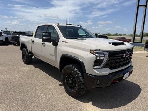 New 2026 Chevrolet Silverado 2500 ZR2 AWD/4WD image 45