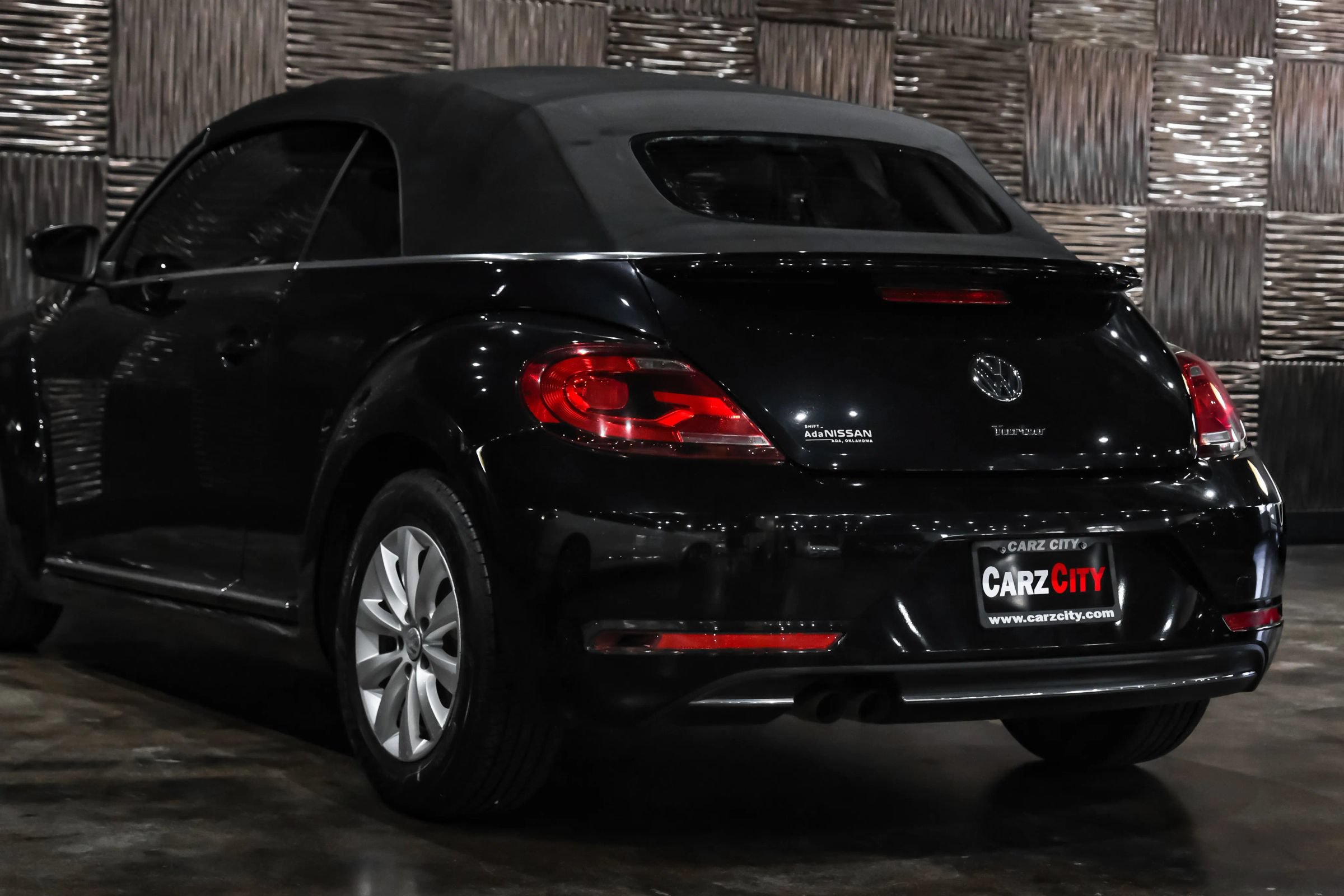 Used 2018 Volkswagen Beetle 2.0T Coast FWD image 19