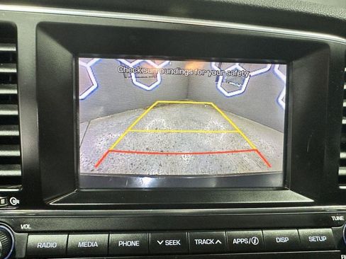 Used 2017 Hyundai Elantra Value Edition FWD image 18