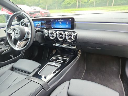 Used 2025 Mercedes-Benz CLA 250 4MATIC image 16