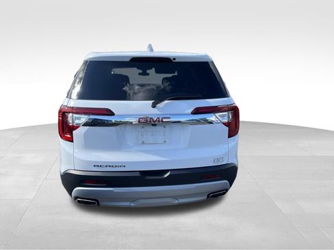Used 2023 GMC Acadia SLE FWD image 3