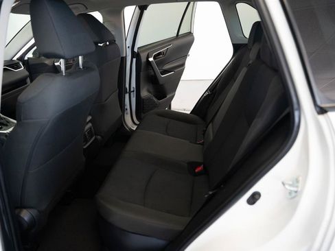 Used 2022 Toyota RAV4 LE AWD/4WD image 11