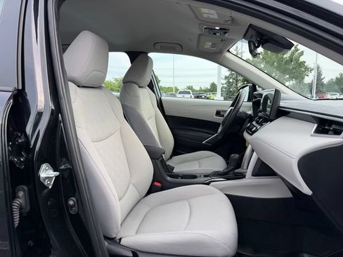 Certified 2025 Toyota Corolla Cross L AWD/4WD image 18
